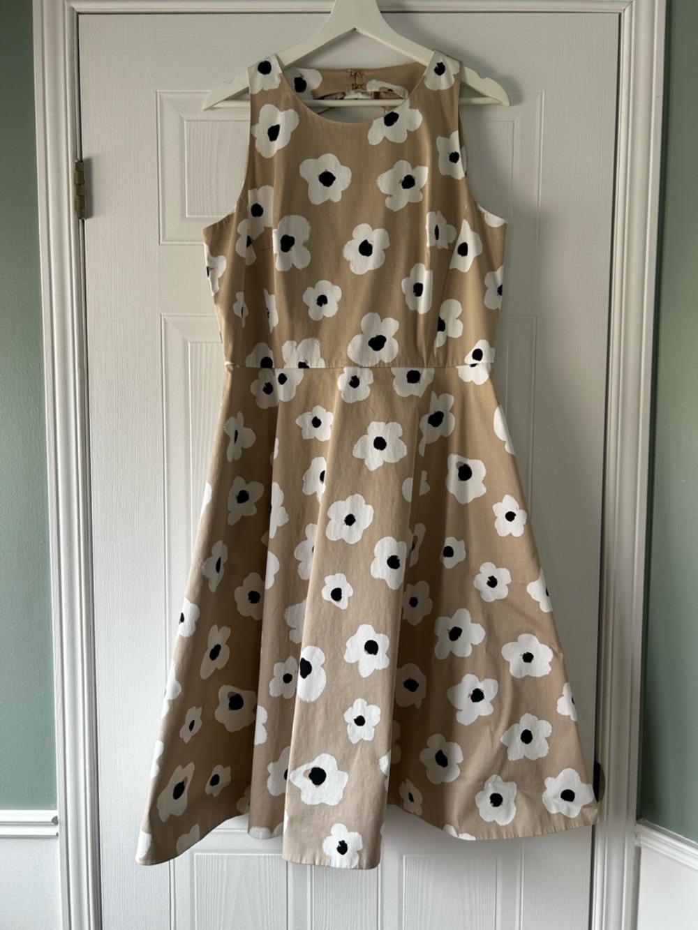 kate spade Beige Floral Midi Dress with White & Black Accents and pockets.